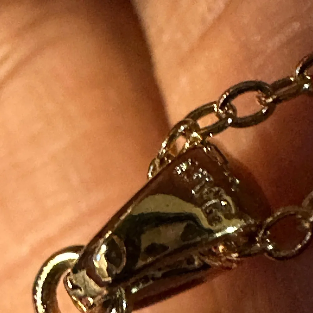 Avon vintage FAVORITE TREASURE PENDANT NECKLACE- LOCK AND KEY - Picture 12 of 15